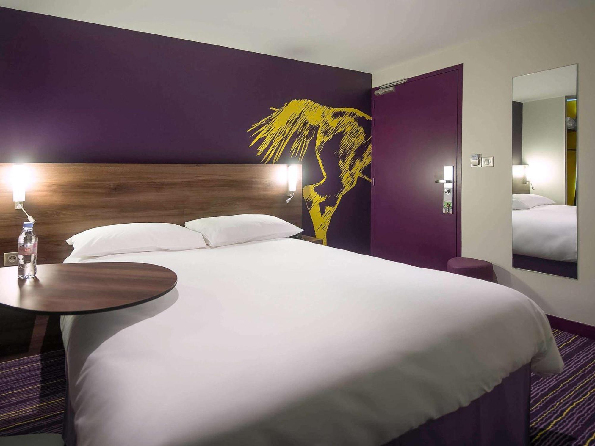 Ibis Styles Saumur Gare Centre Exterior foto