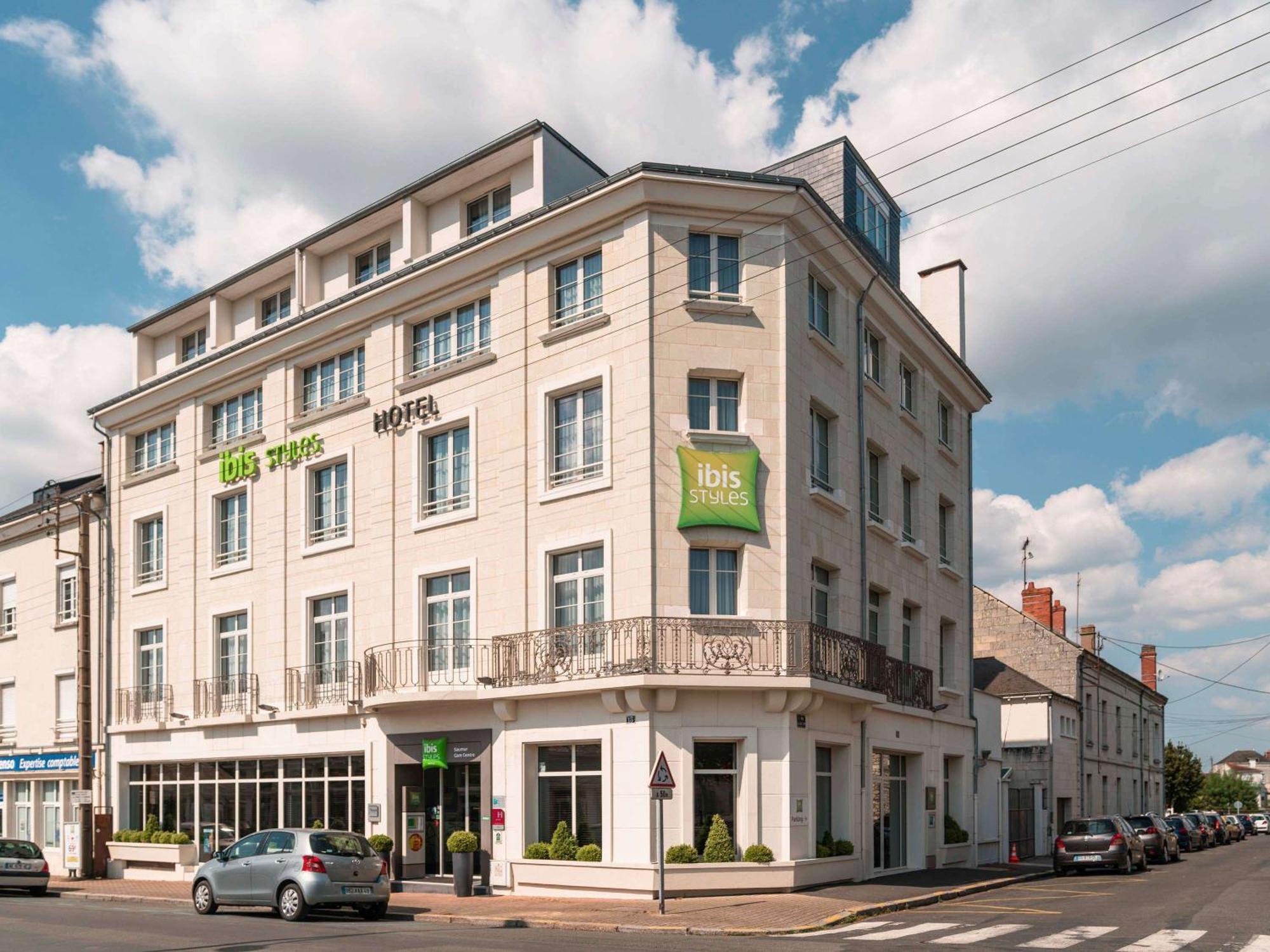 Ibis Styles Saumur Gare Centre Exterior foto